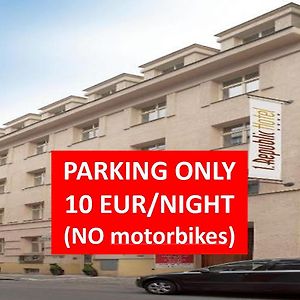 1.Republic Hotel